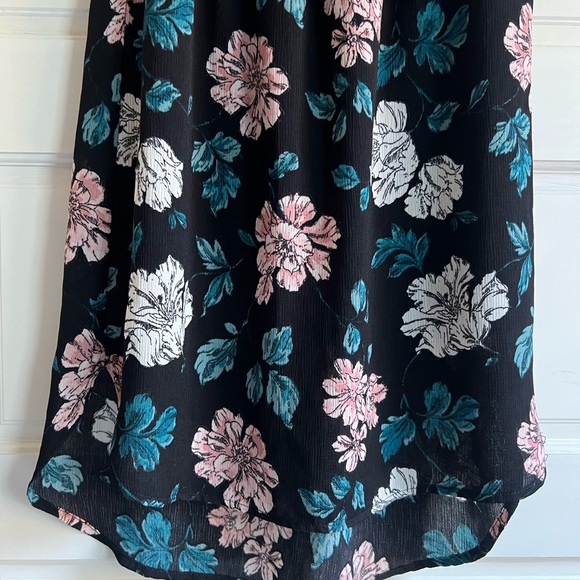 Floral Ruffle Sleeve Dress - Picture 2 of 3